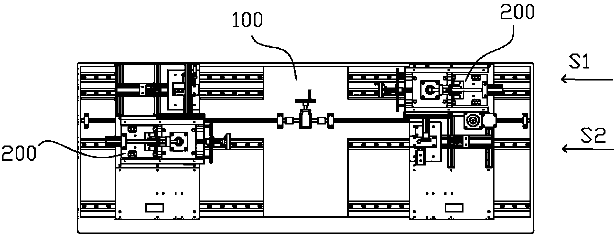 Staggered aluminum profile stamping device