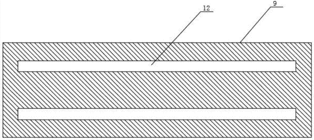 Solar panel structure capable of automatically removing accumulated snow