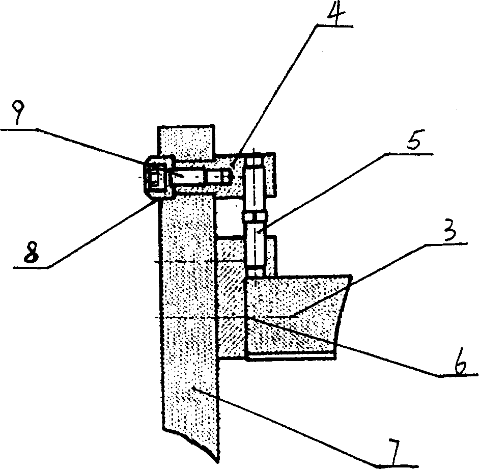 Wood pulp crushing machine