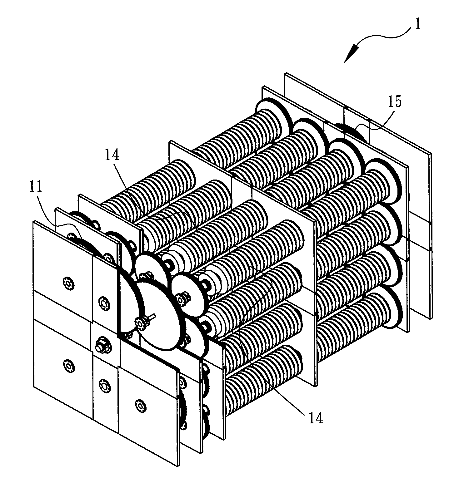 Energy storing device in which energy is stored through spring torsion