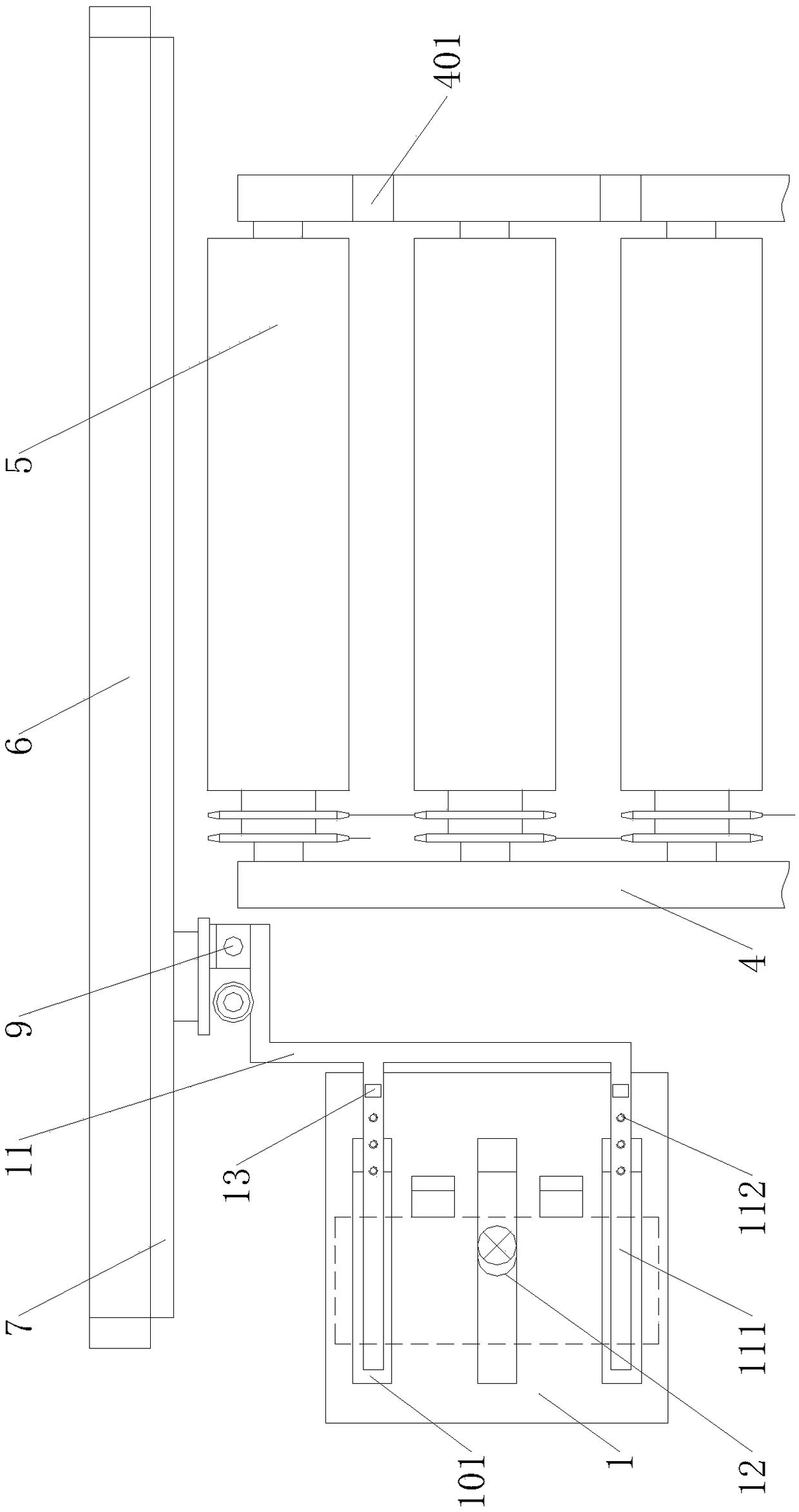 Sheared plate conveying device suitable for skew plate shearing