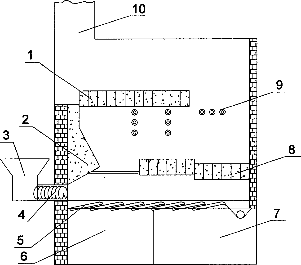 Low nitrogen oxide biomass boiler with variable furnace arch structure