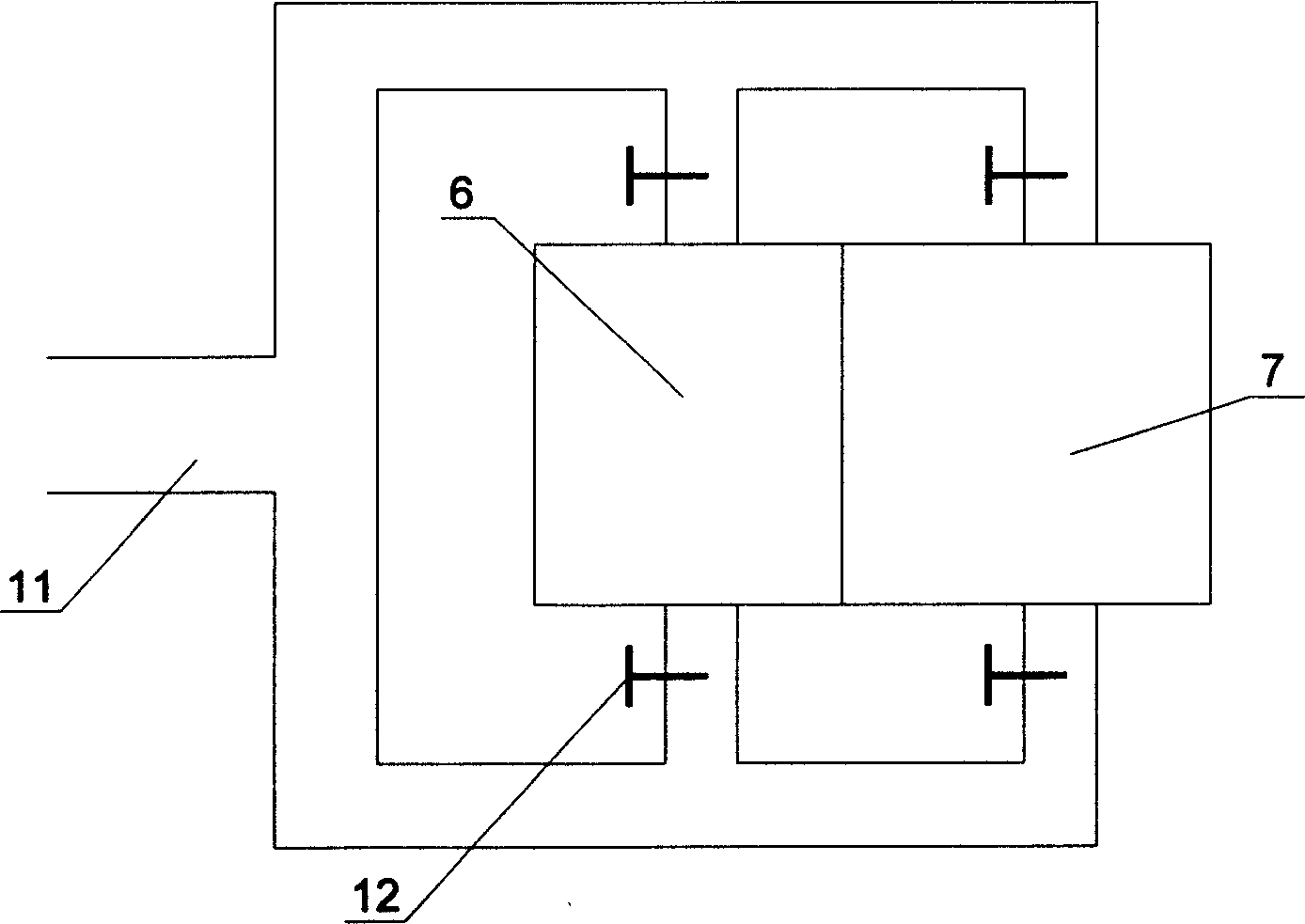 Low nitrogen oxide biomass boiler with variable furnace arch structure