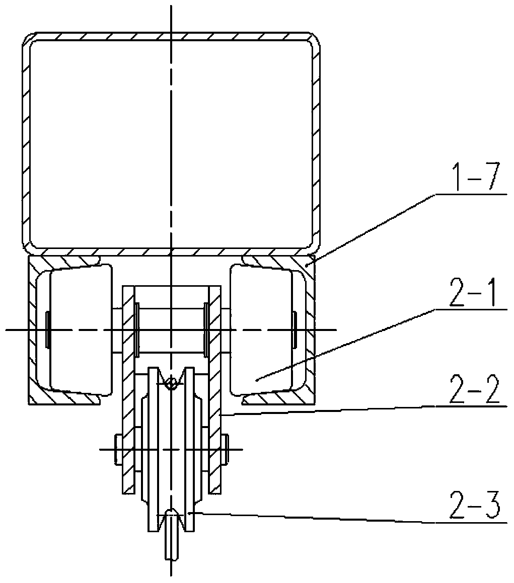 Movable cantilever hoisting device