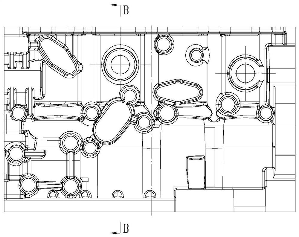 Thin-wall complex cylinder body type iron casting shell mold pouring system and casting process