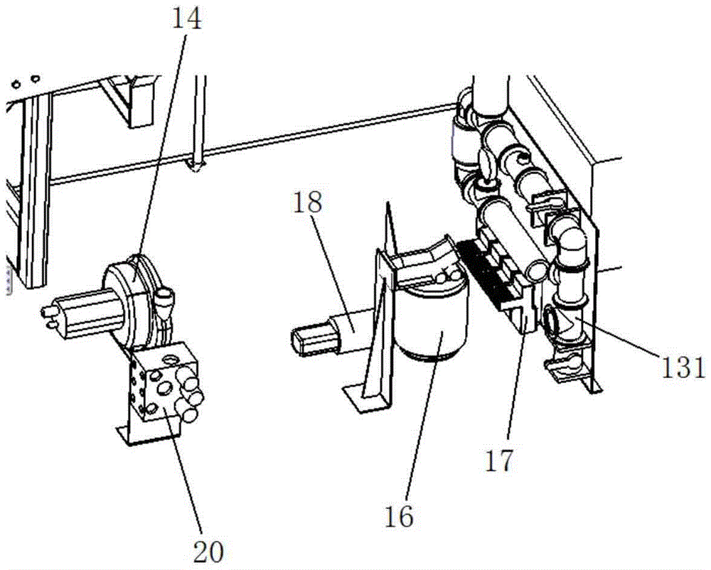 Spreading vehicle capable of heating deicing liquid