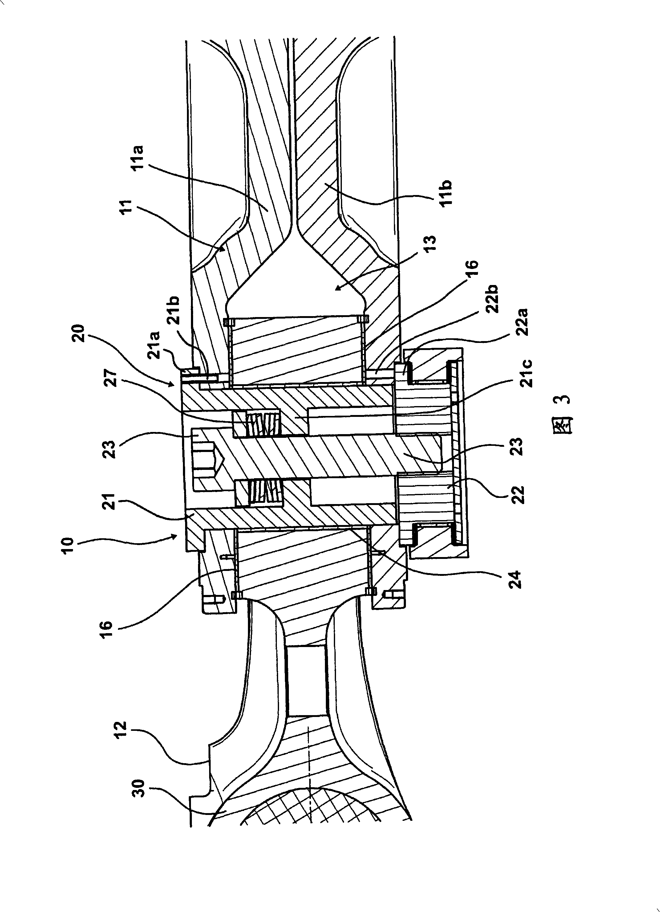 Joint between two vehicle components joined to each other with a hinge, such as of an articulated vehicle, comprising an articulated joint