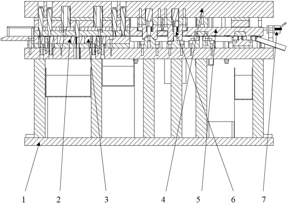 Automobile part continuous production die provided with pre-flanging mechanism