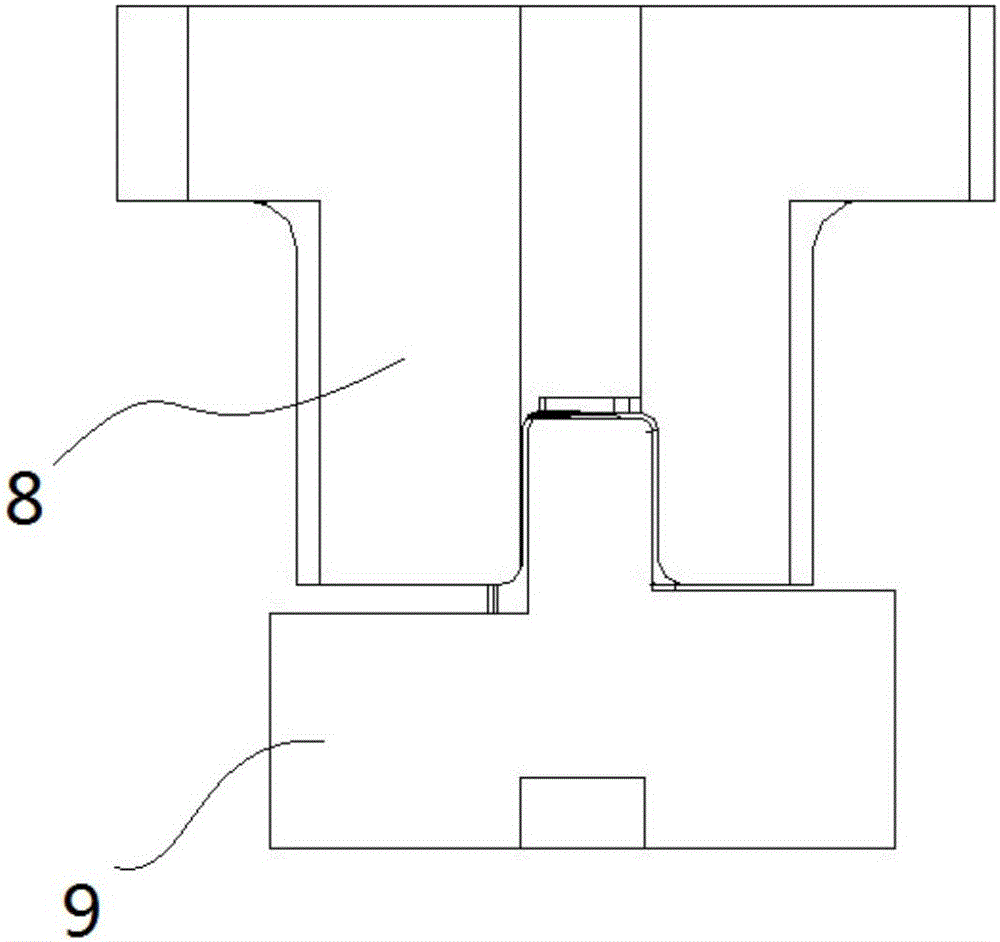 Automobile part continuous production die provided with pre-flanging mechanism