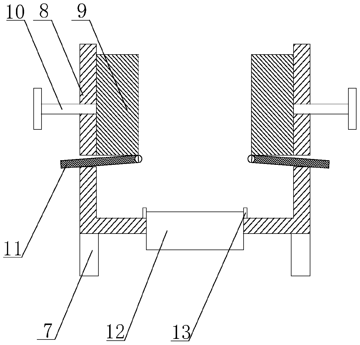 Communication equipment support structure based on heat dissipation mechanism