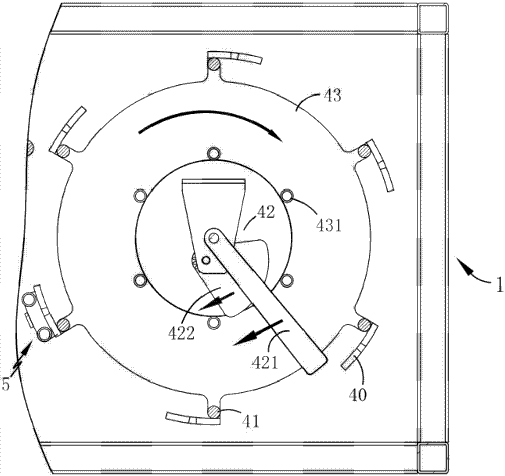 Automatic spraying production device for multicolor bottle caps