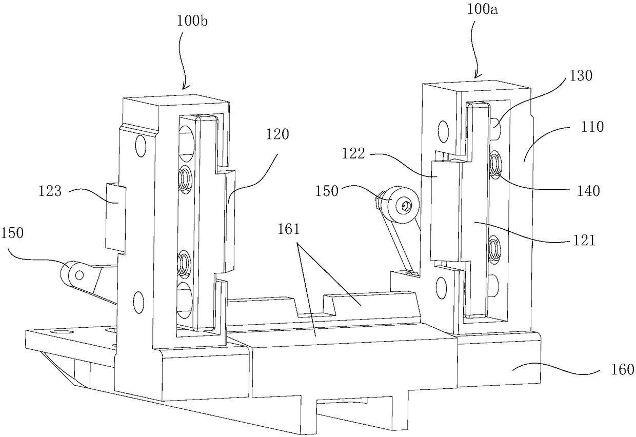 Piercing wire connector live working wire-connecting apparatus and branch wire clamping apparatus thereof