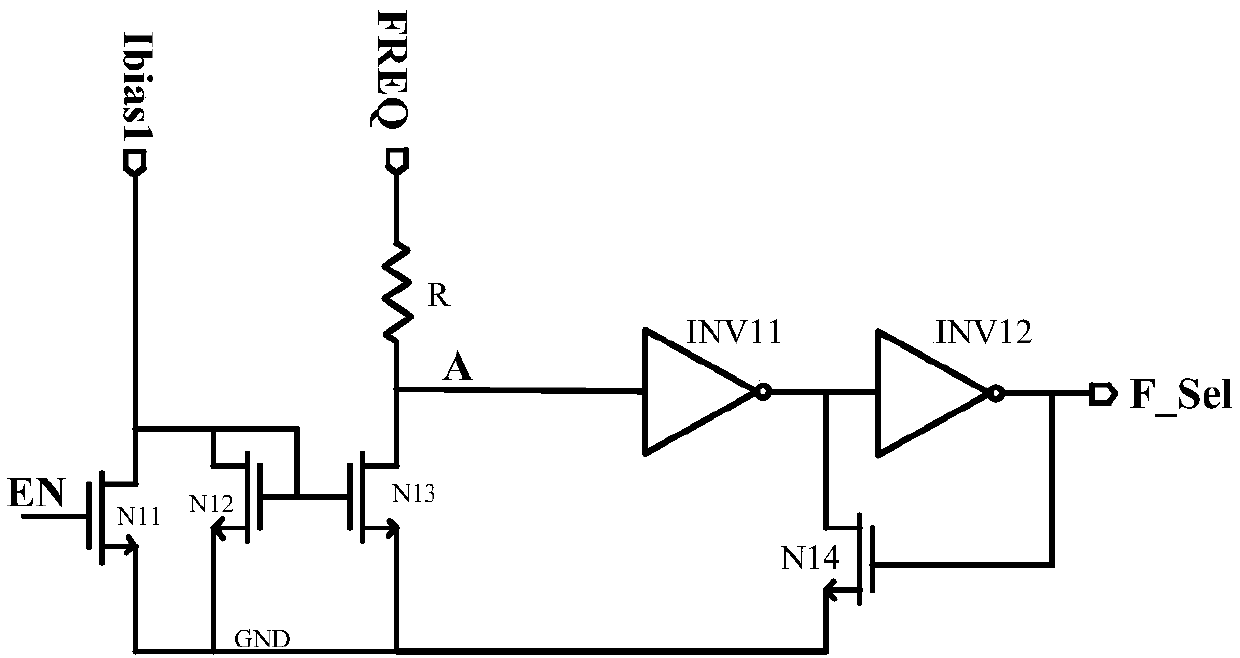 Low power consumption oscillator circuit with selectable frequency