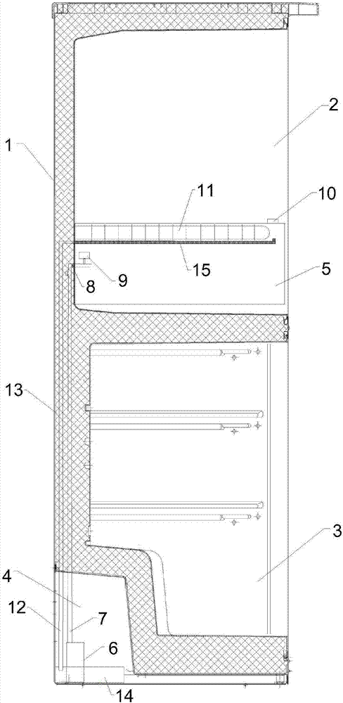 Refrigerator with food vacuum pre-cooling chamber