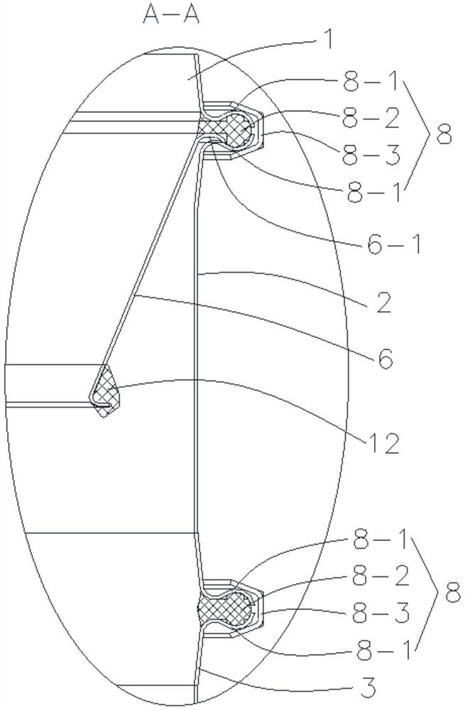 Double-flap-valve discharging structure for cyclone of spray dryer