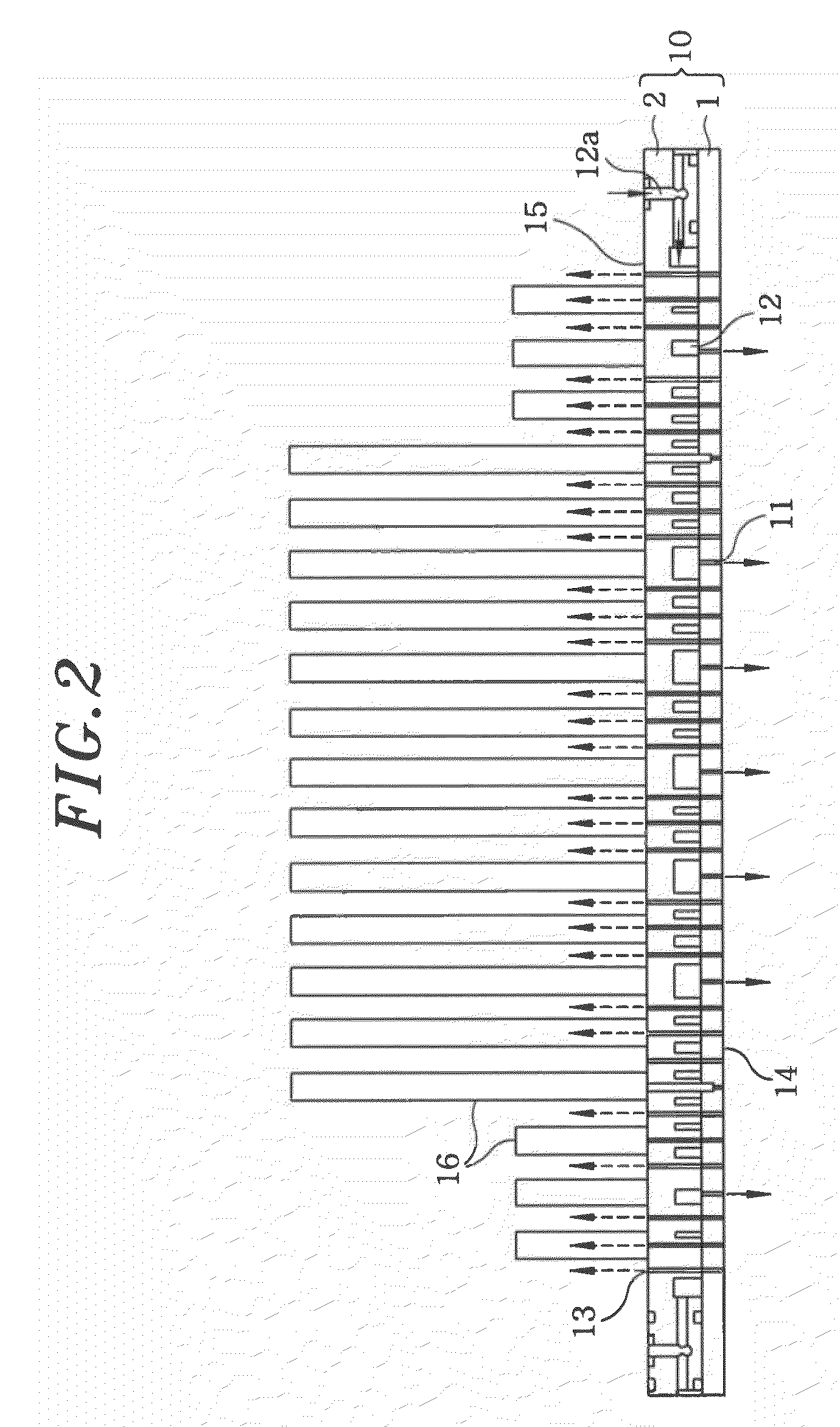 Shower head and plasma processing apparatus having same