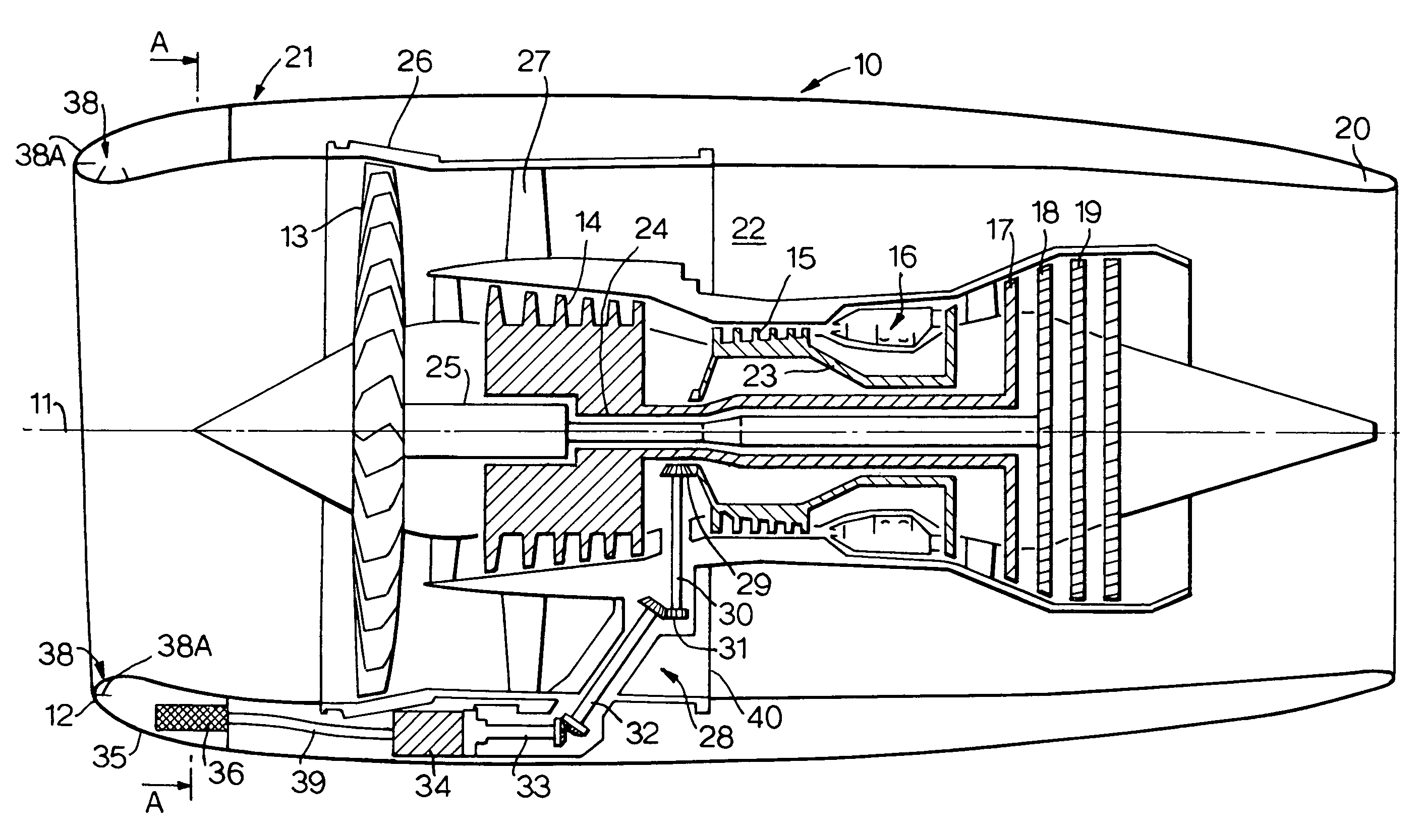 Aeroengine intake having a heat exchanger within an annular closed chamber