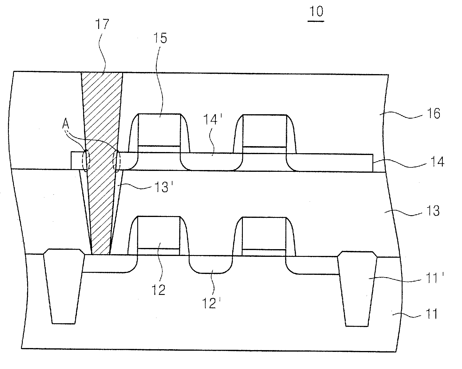 Semiconductor device having stacked transistors and method of forming the same