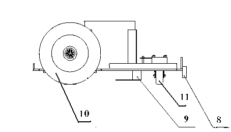 Meal delivering robot and meal delivering method