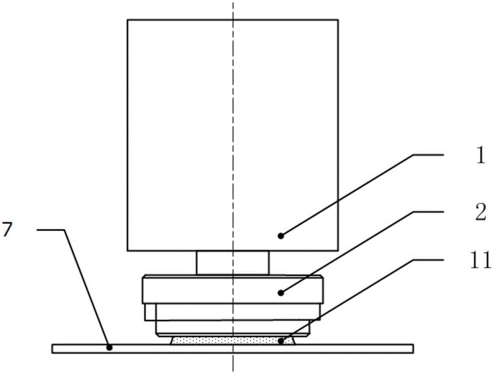 Vertical recycling and air sealing device for immersion type photoetching machine