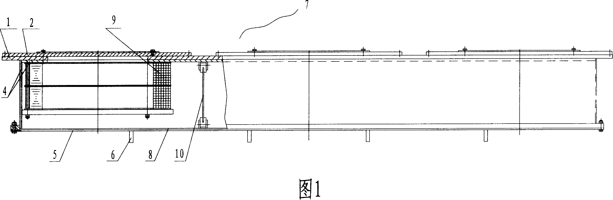 Low voltage large current outlet three-phase one tank current mutual inductor mounting and shielding structure