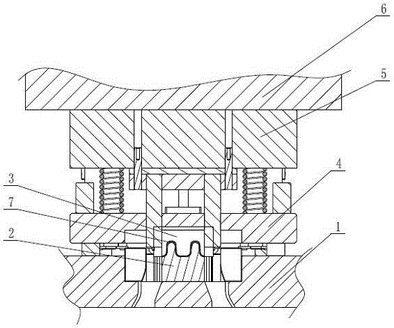 Separating stamping die and separating process for hot-molded steel plates