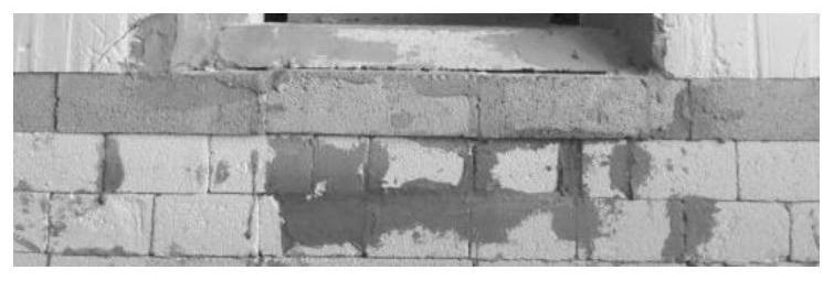 High-temperature-resistant alkali-activated aluminosilicate binder and preparation method thereof