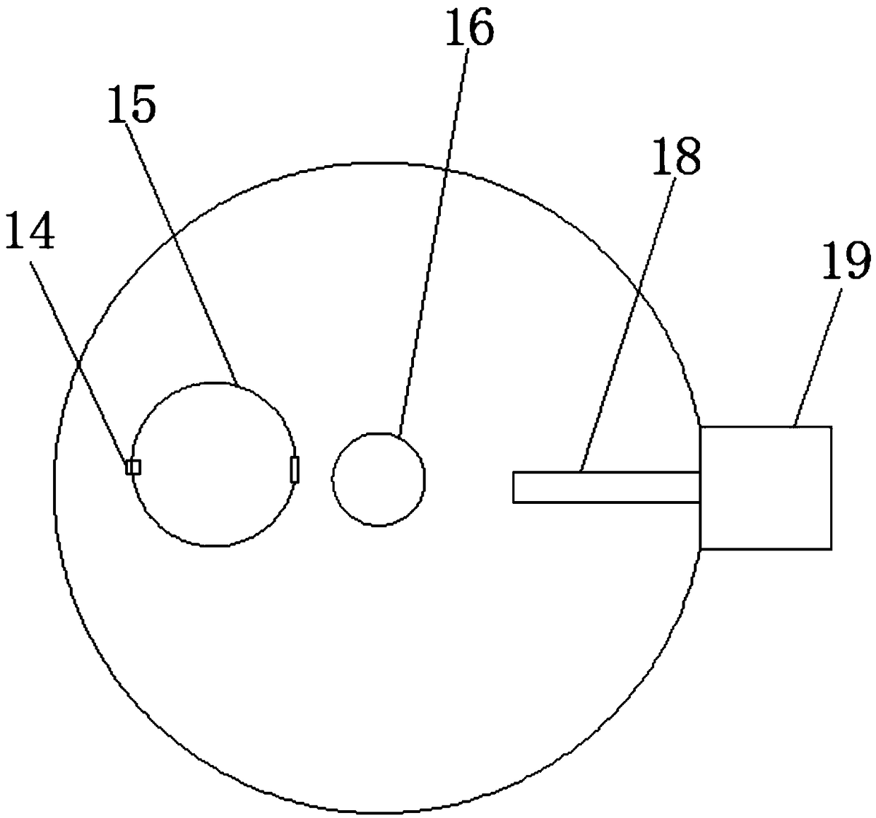 Efficient raw material crushing device for pharmaceutical production and processing