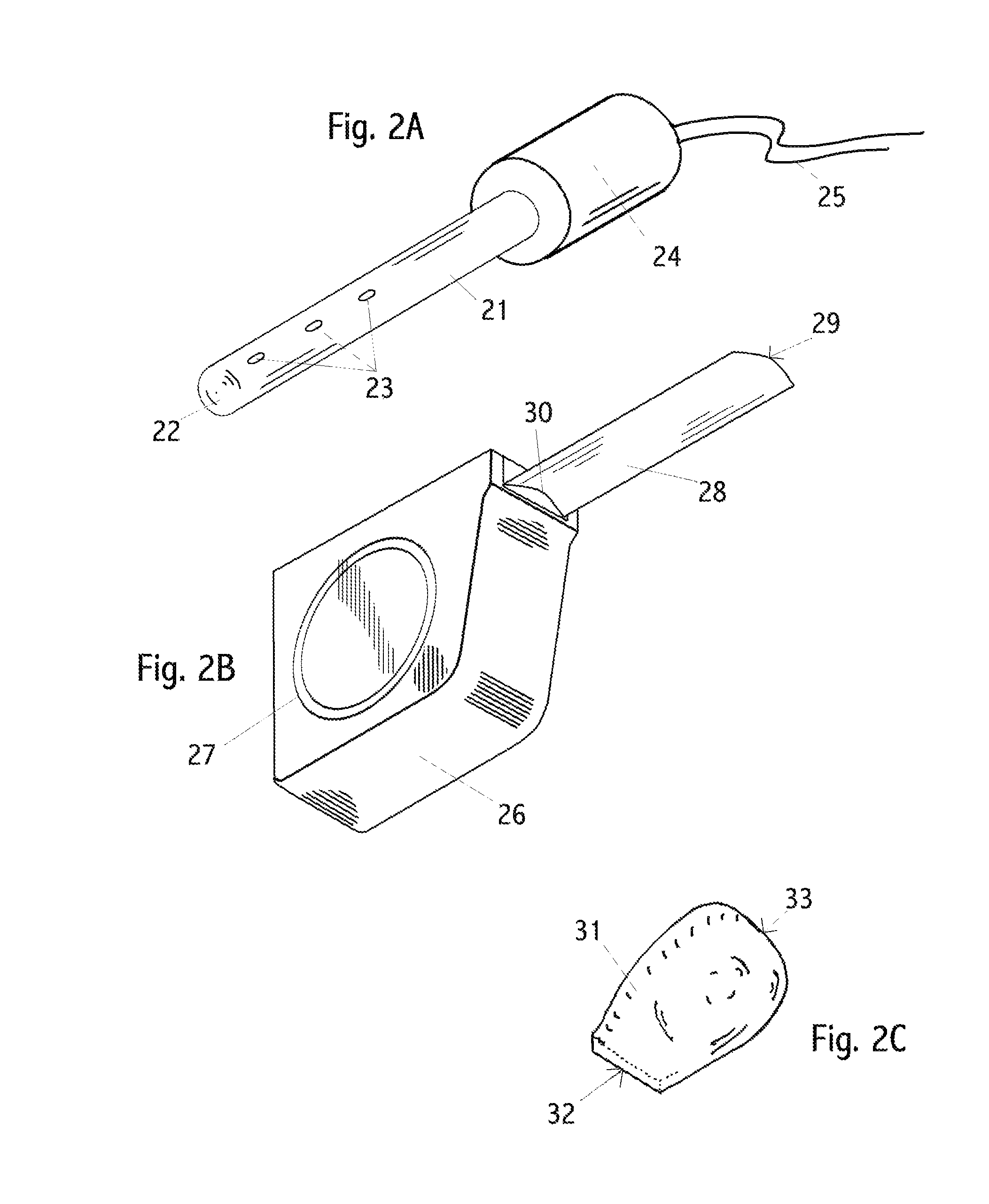 Fabric article folding machine and method