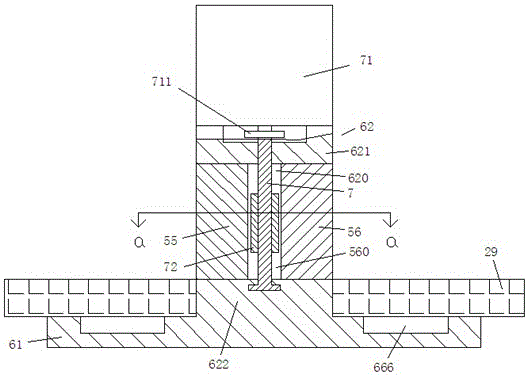 A welding panel fixing device for automatically lifting panels