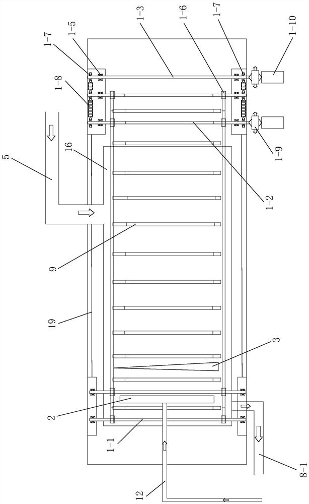 Microwave degradation treatment unit for solid wastes of oil field