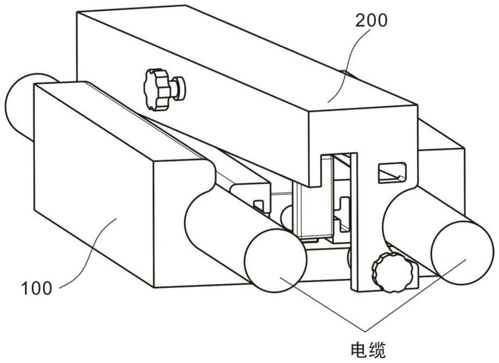 Push type cable hoop