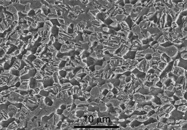 Ultra-fine grain ferrite/low-temperature bainite dual-phase steel and preparation method thereof