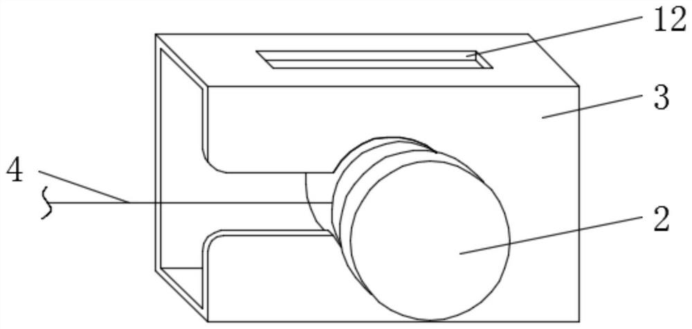 An anti-detachment structure for the cooperation of the lock cable of the front cover of the automobile