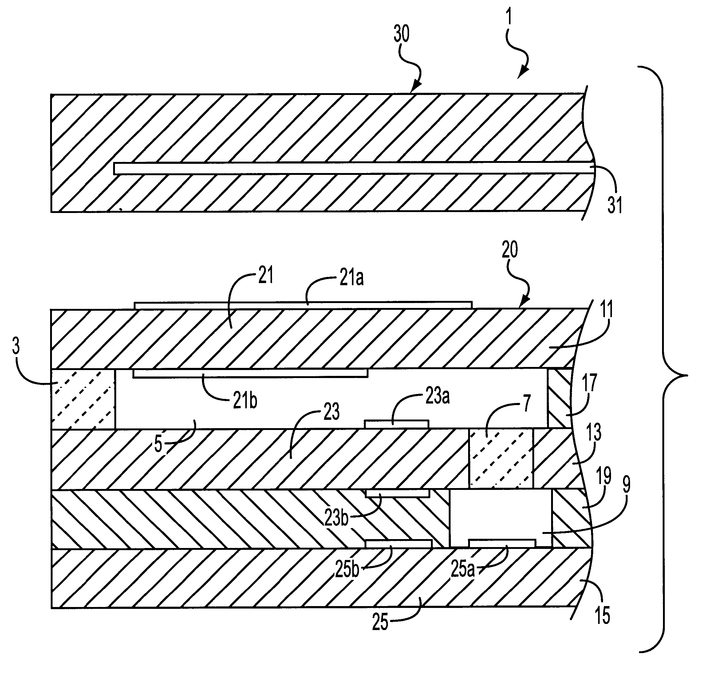 Gas sensor with a high combined resistance to lead wire resistance ratio