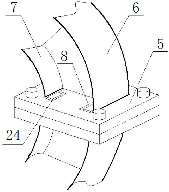 Initial supporting structure and construction method of frozen tunnel in weak surrounding rock