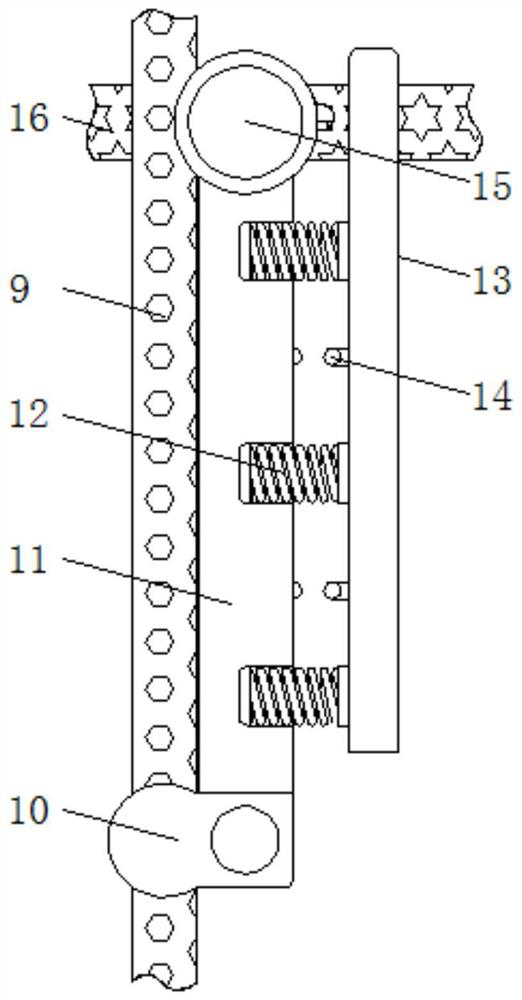 Device for preventing crushed materials from splashing and facilitating crushing of garbage treatment crusher