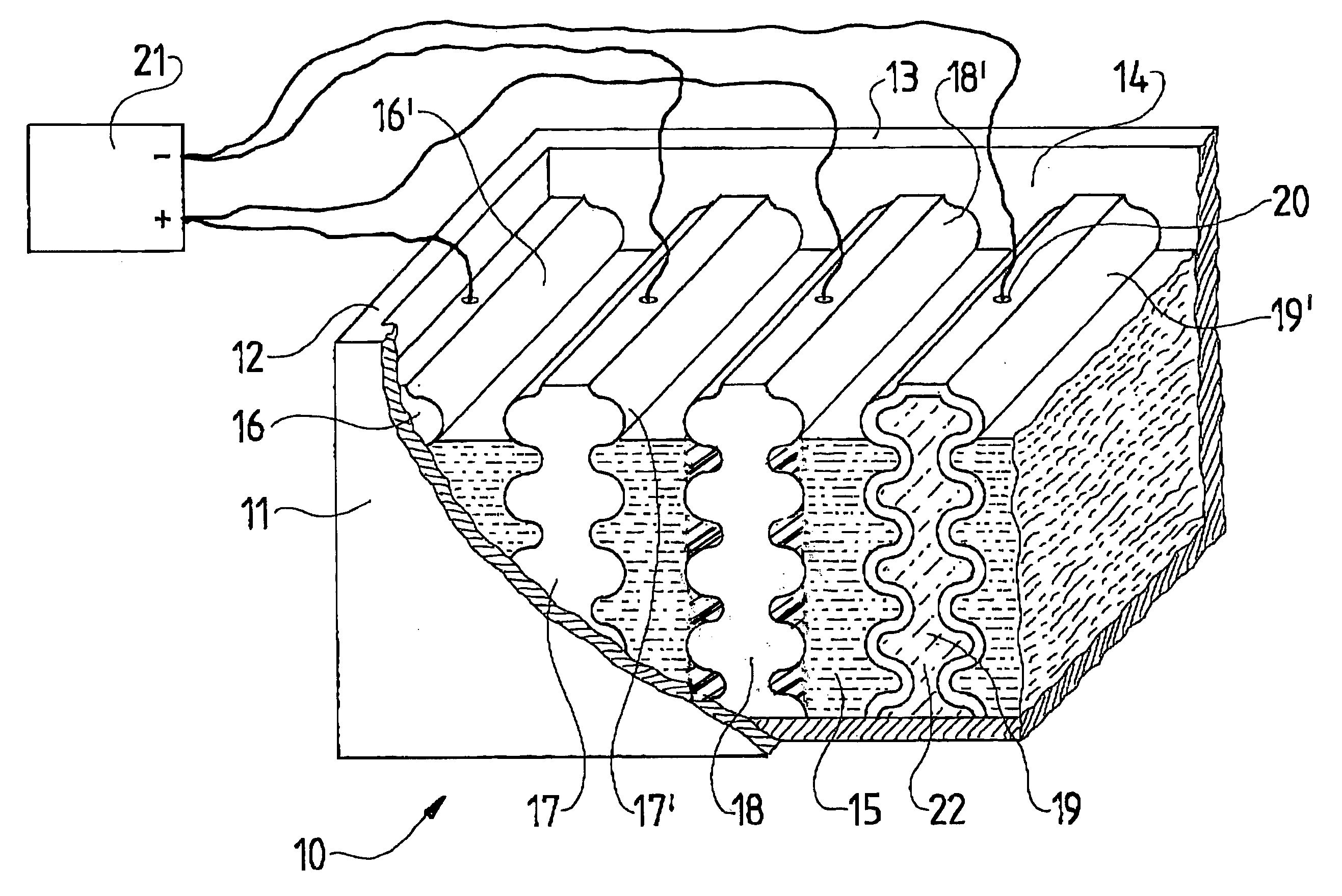 Chamber for the treating cells contained in a suspension in an electric field