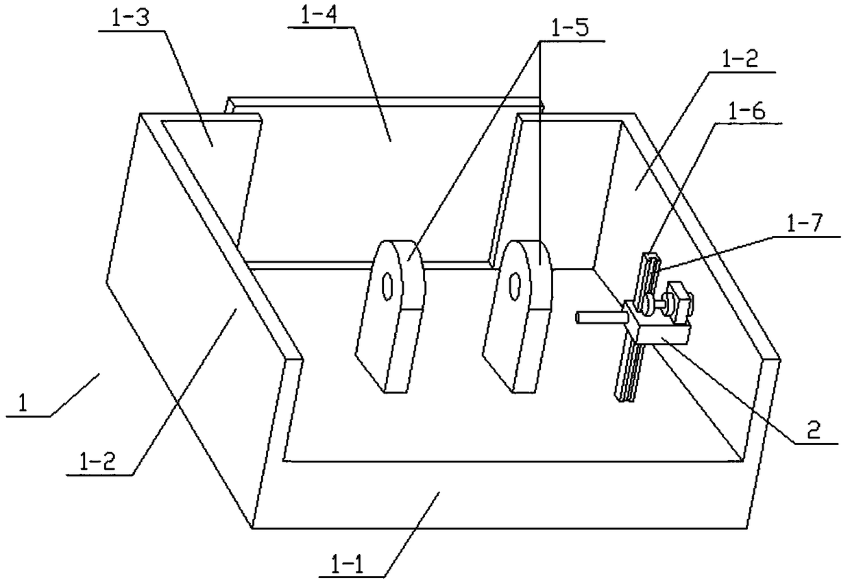 Plastic product residue cutting table