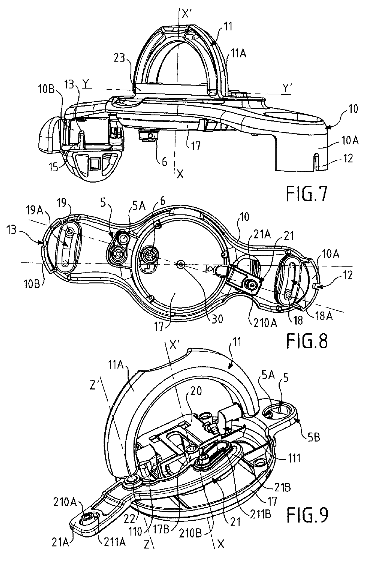 Pressure cooker provided with a manual control for controlling locking