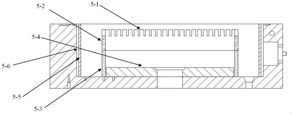 Reaction chamber, deposition equipment and cleaning method suitable for remote plasma cleaning