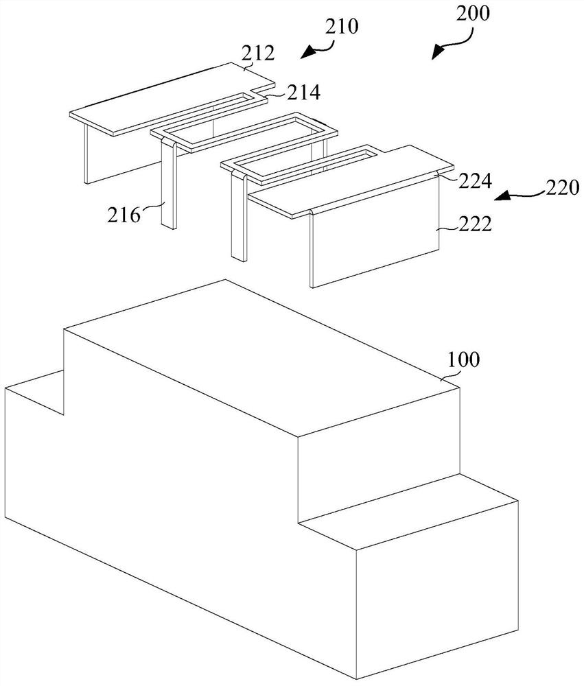 Ceramic heating assembly and electronic atomizer