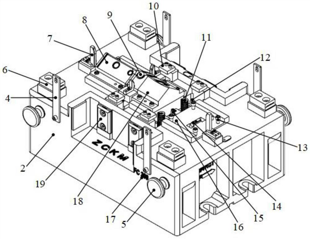 Automobile covering part shaping die for teaching