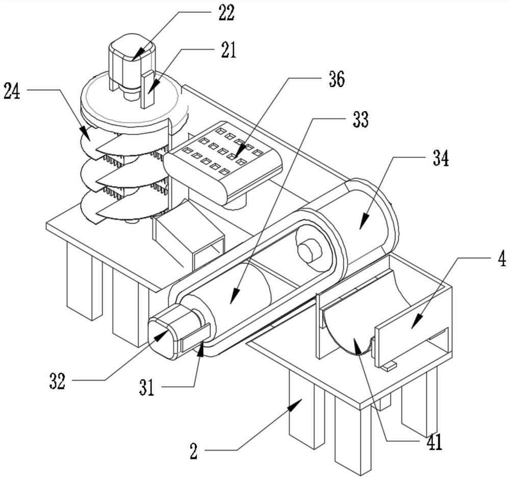 Raw material conveying device with cleaning effect for pectin processing