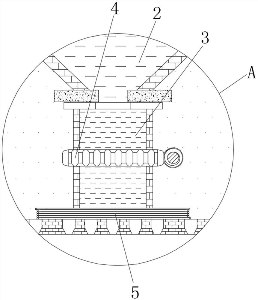 Mop capable of facilitating water outflow adjustment amount and preventing water flow splashing