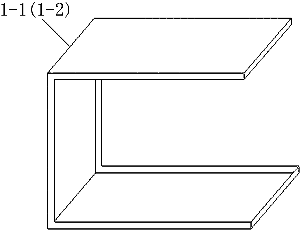 An insulating device for the installation port of the grounding wire