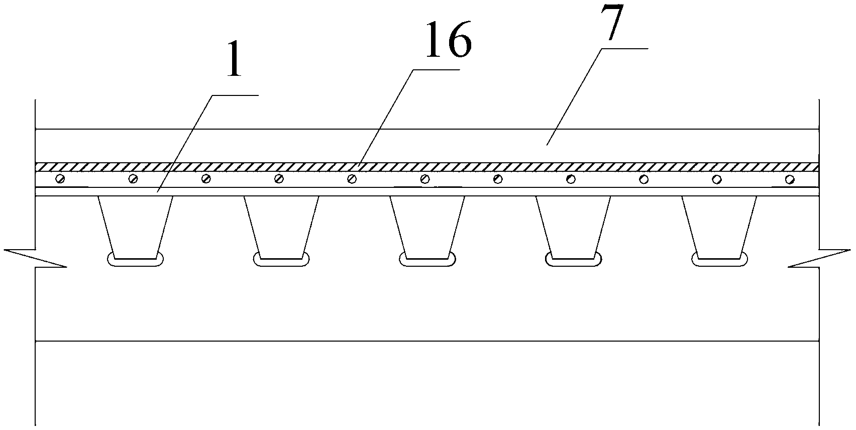 Steel-fiber concrete combined bridge deck structure with reinforced joints and construction method of steel-fiber concrete combined bridge deck structure