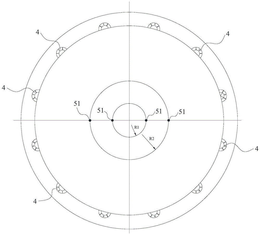 Spherical tank used for containing low-temperature medium