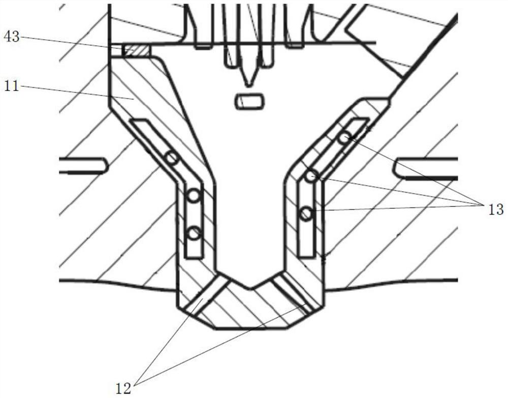 Split type pre-combustion chamber