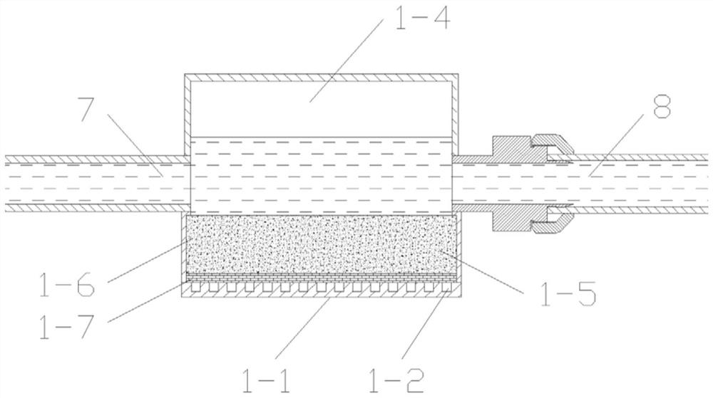 Flat plate type loop heat pipe suitable for two vertical heat sources